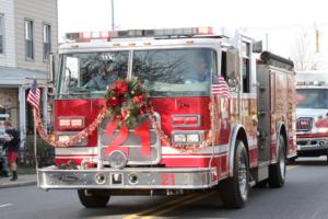 42nd Annual Mayors Christmas Parade Division 2 2015\nPhotography by: Buckleman Photography\nall images ©2015 Buckleman Photography\nThe images displayed here are of low resolution;\nReprints & Website usage available, please contact us: \ngerard@bucklemanphotography.com\n410.608.7990\nbucklemanphotography.com\n2985.jpg